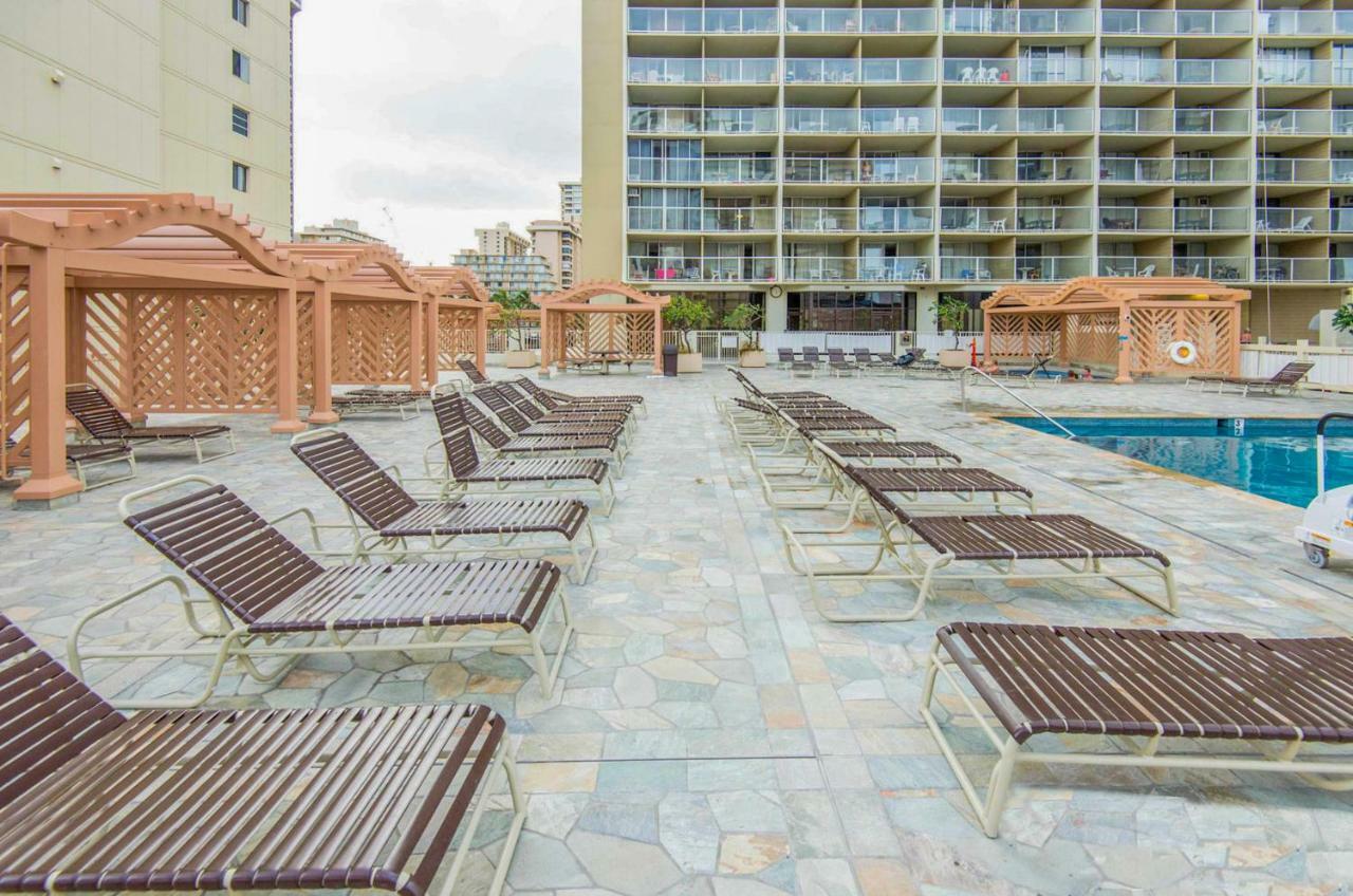 Island Colony Suites Honolulu Exterior foto
